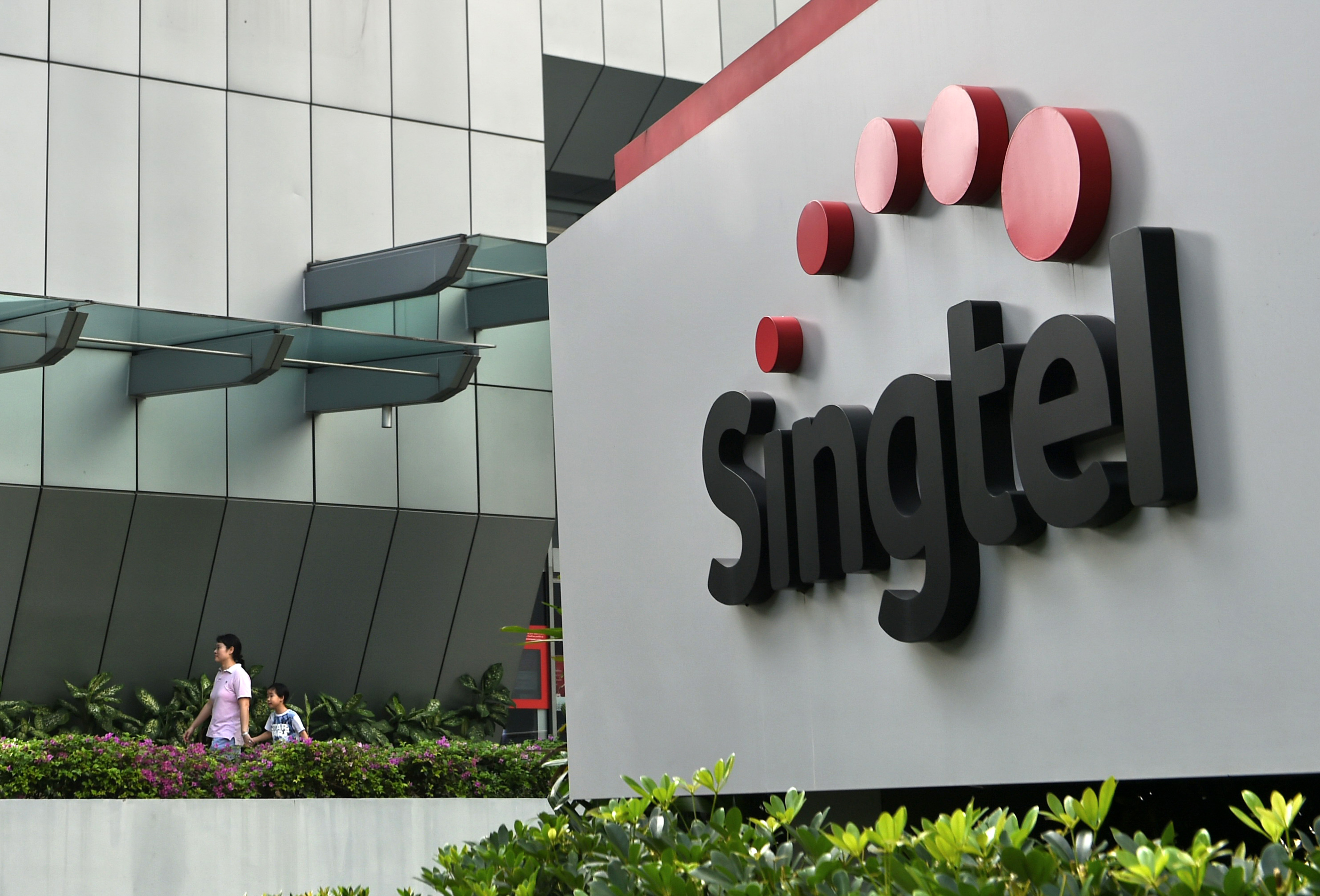 Singapore Telecom first quarter net profit up – Eagle News